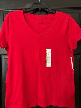 Time and Tru Bright Red V-Neck Short Sleeve Tee